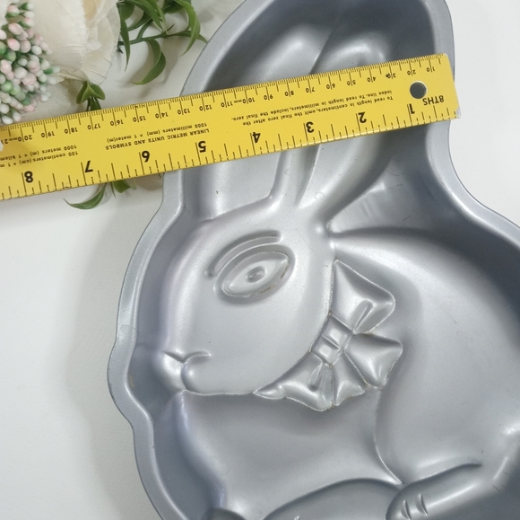 Wilton Easter Bunny Mold. Easter Rabbit Cake Mold. Bunny Jelly Mold. - Picture 5 of 7